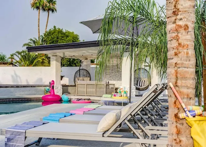Dom wakacyjny Cactus Jack! Heated Pool, Putting