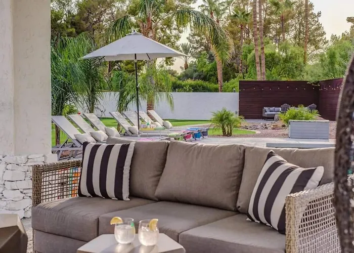 Cactus Jack! Heated Pool, Putting